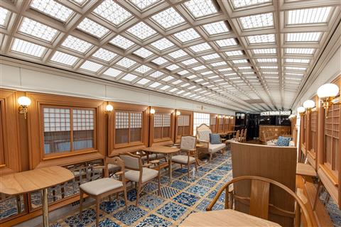 36ぷらす3（車内）写真提供：JR九州